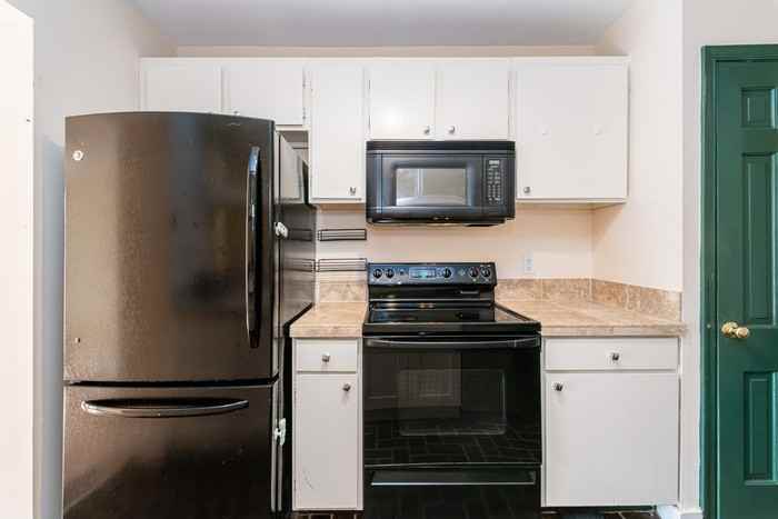 113 W Hill St - Photo 5 of 24