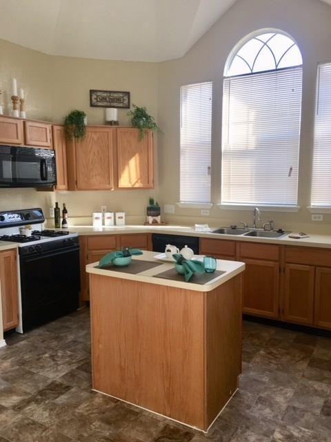 2213 Creek Royal Dr - Photo 5 of 8