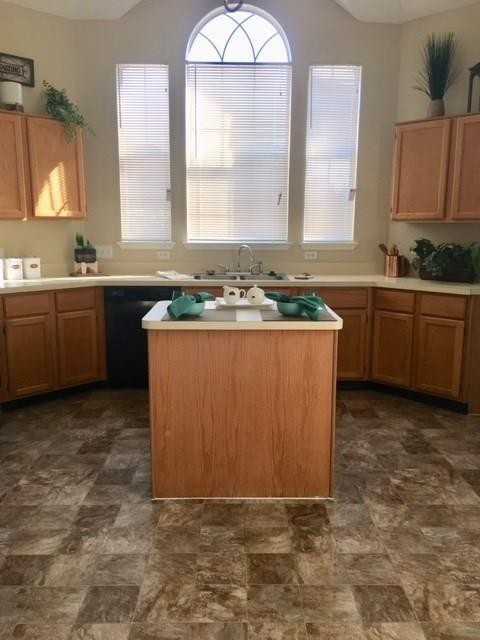 2213 Creek Royal Dr - Photo 6 of 8