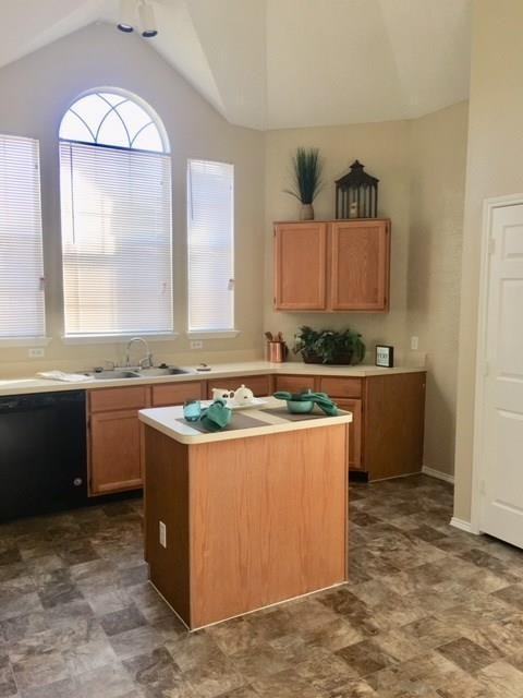 2213 Creek Royal Dr - Photo 7 of 8