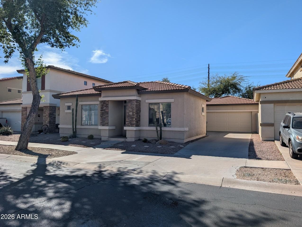 246 N Seymour - Photo 2 of 17