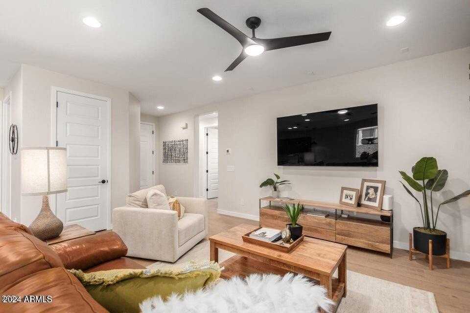 9001 W Rancho Dr - Photo 5 of 50