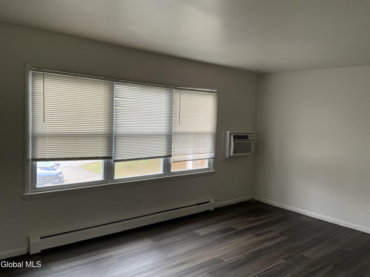 11-21 Ashdown Rd Unit 15c - Photo 2 of 16