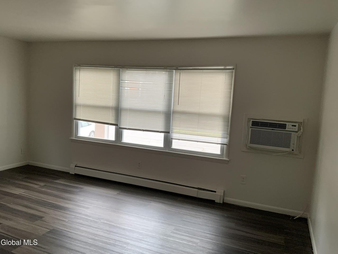 11-21 Ashdown Rd Unit 15c - Photo 3 of 16