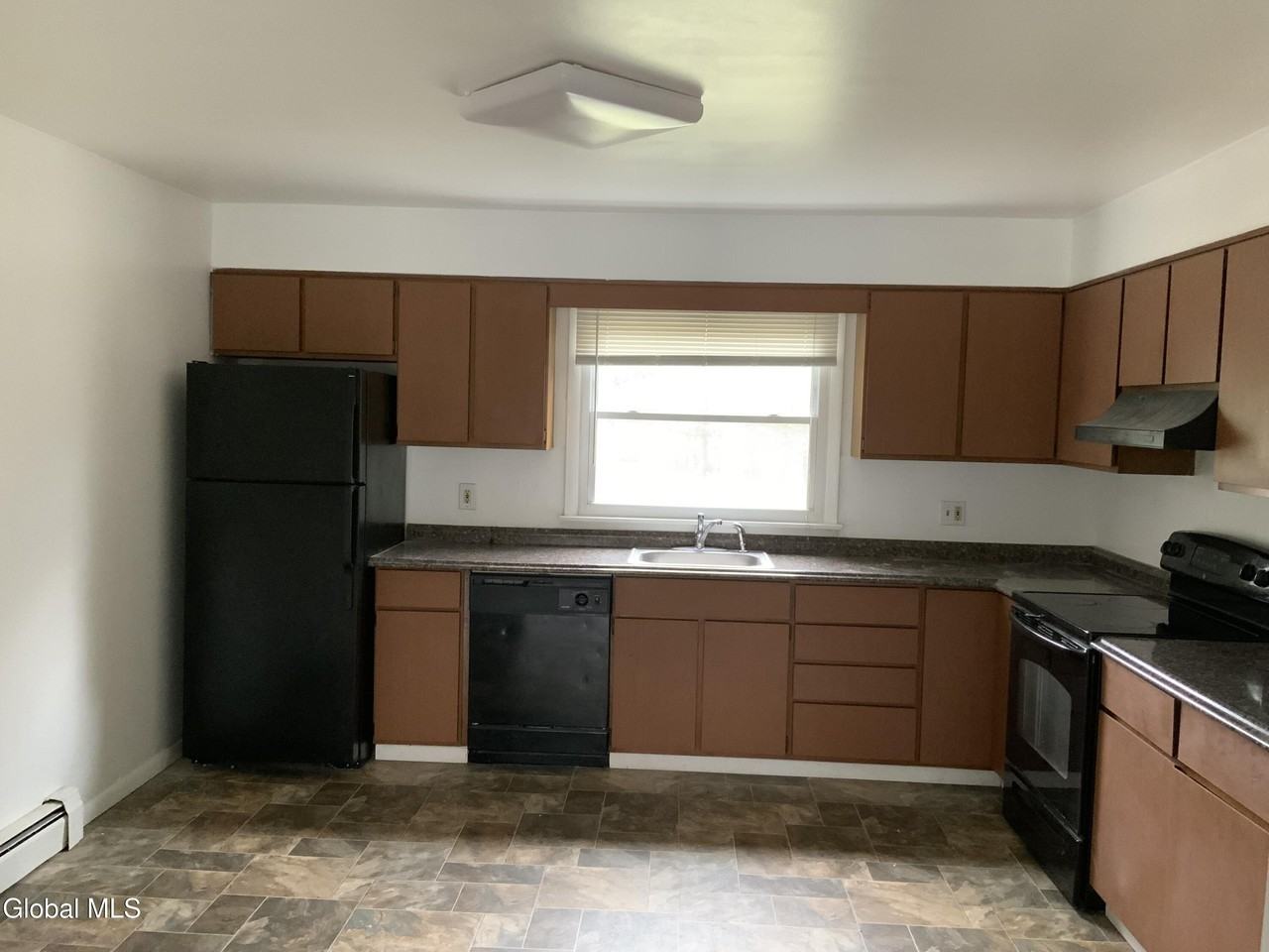 11-21 Ashdown Rd Unit 15c - Photo 4 of 16