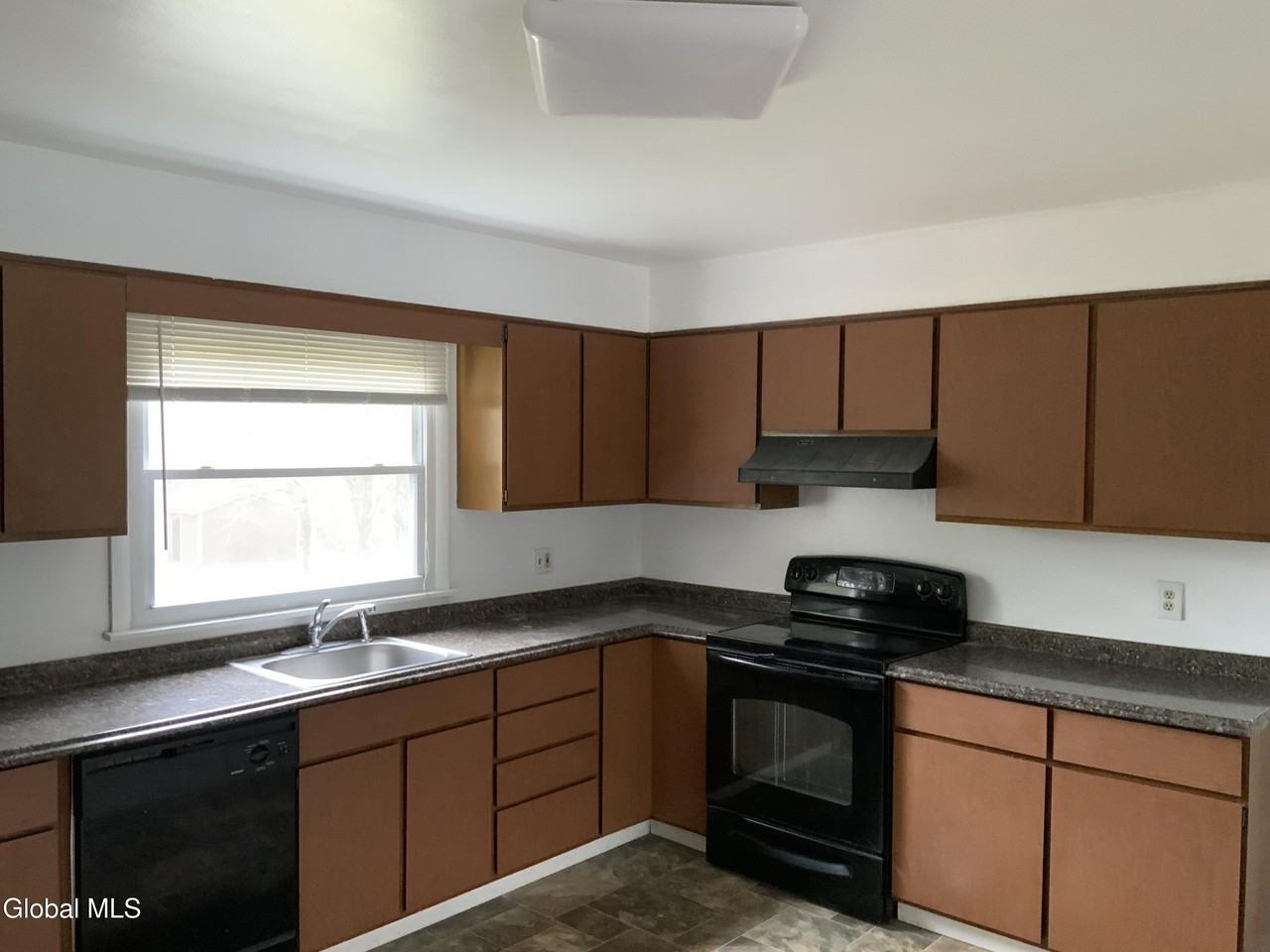 11-21 Ashdown Rd Unit 15c - Photo 5 of 16