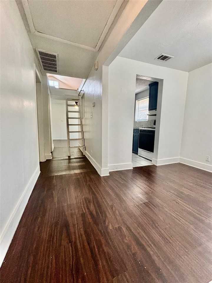 1205 Olander St - Photo 3 of 25