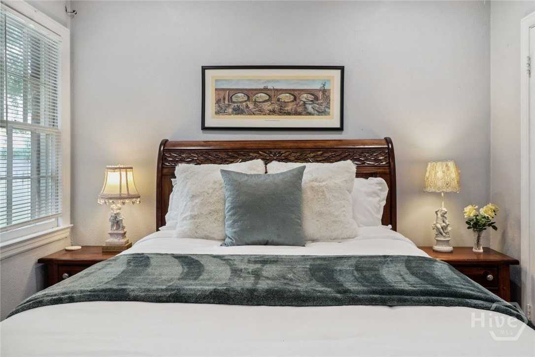 1616 Skidaway Rd - Photo 7 of 50