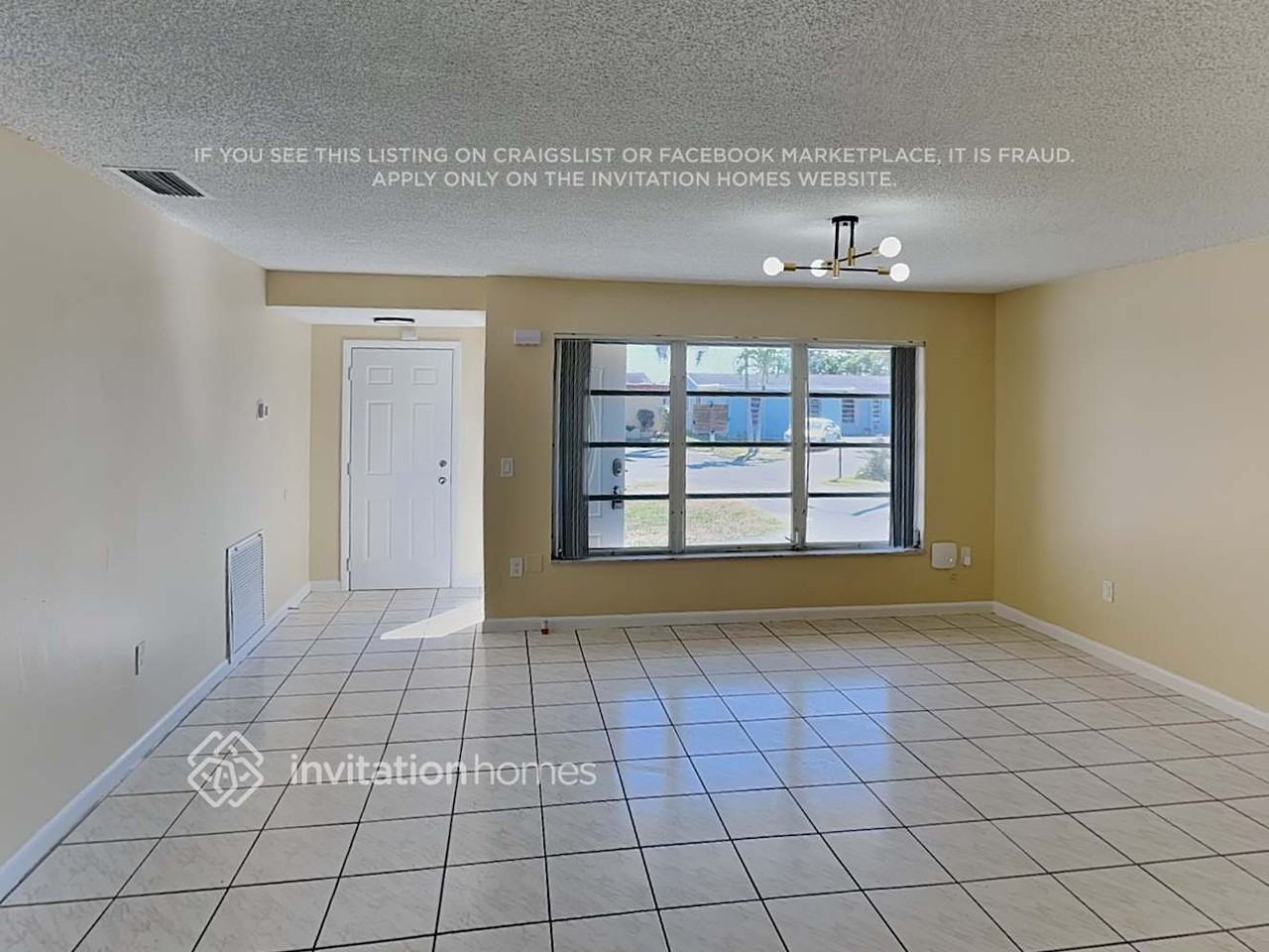 11421 Nw 30th St - Photo 3 of 17