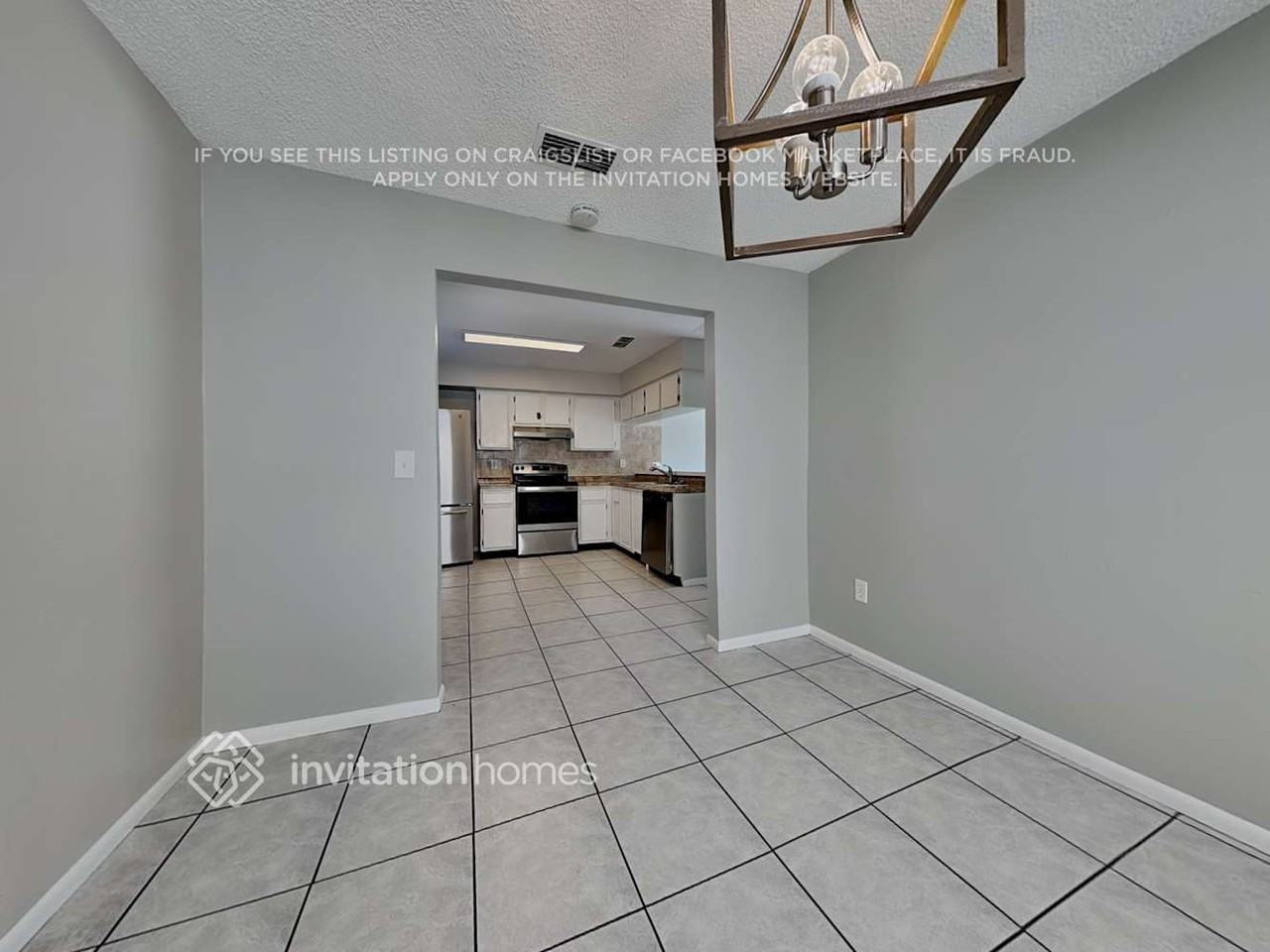 1057 Bridlewood Way - Photo 5 of 19