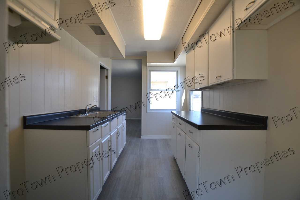 1251 West Marion Street - Photo 5 of 9