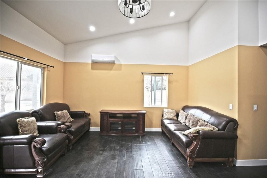 3439 Vantage Pointe Dr - Photo 2 of 13