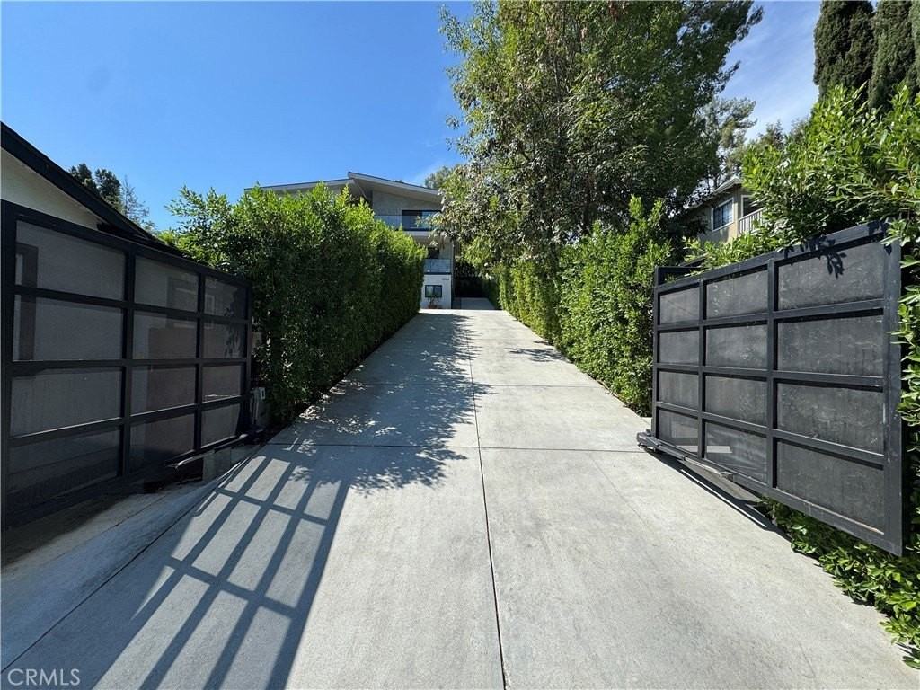 22268 Avenue San Luis - Photo 3 of 50