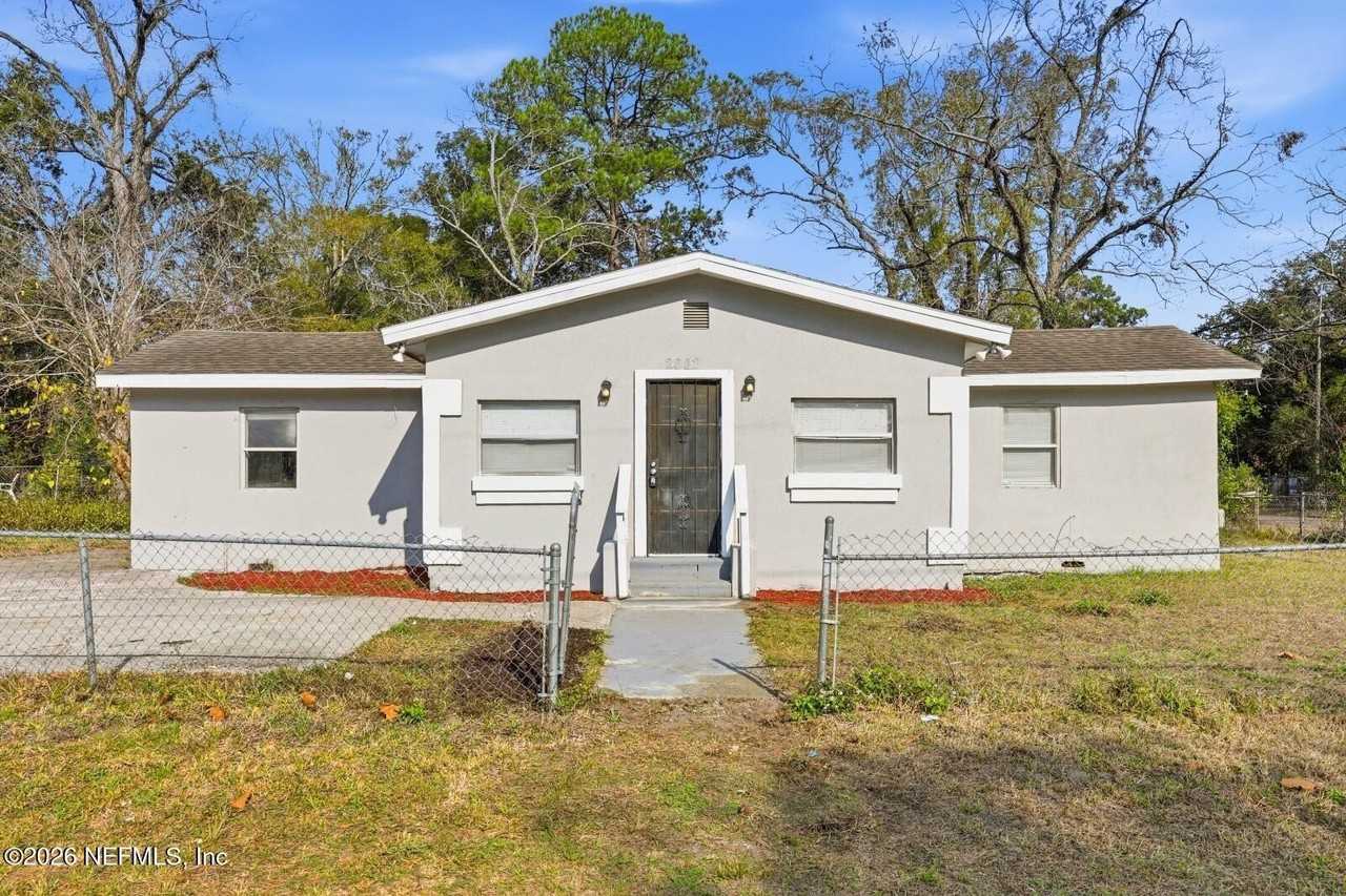 2002 Saint Clair St - Photo 2 of 26