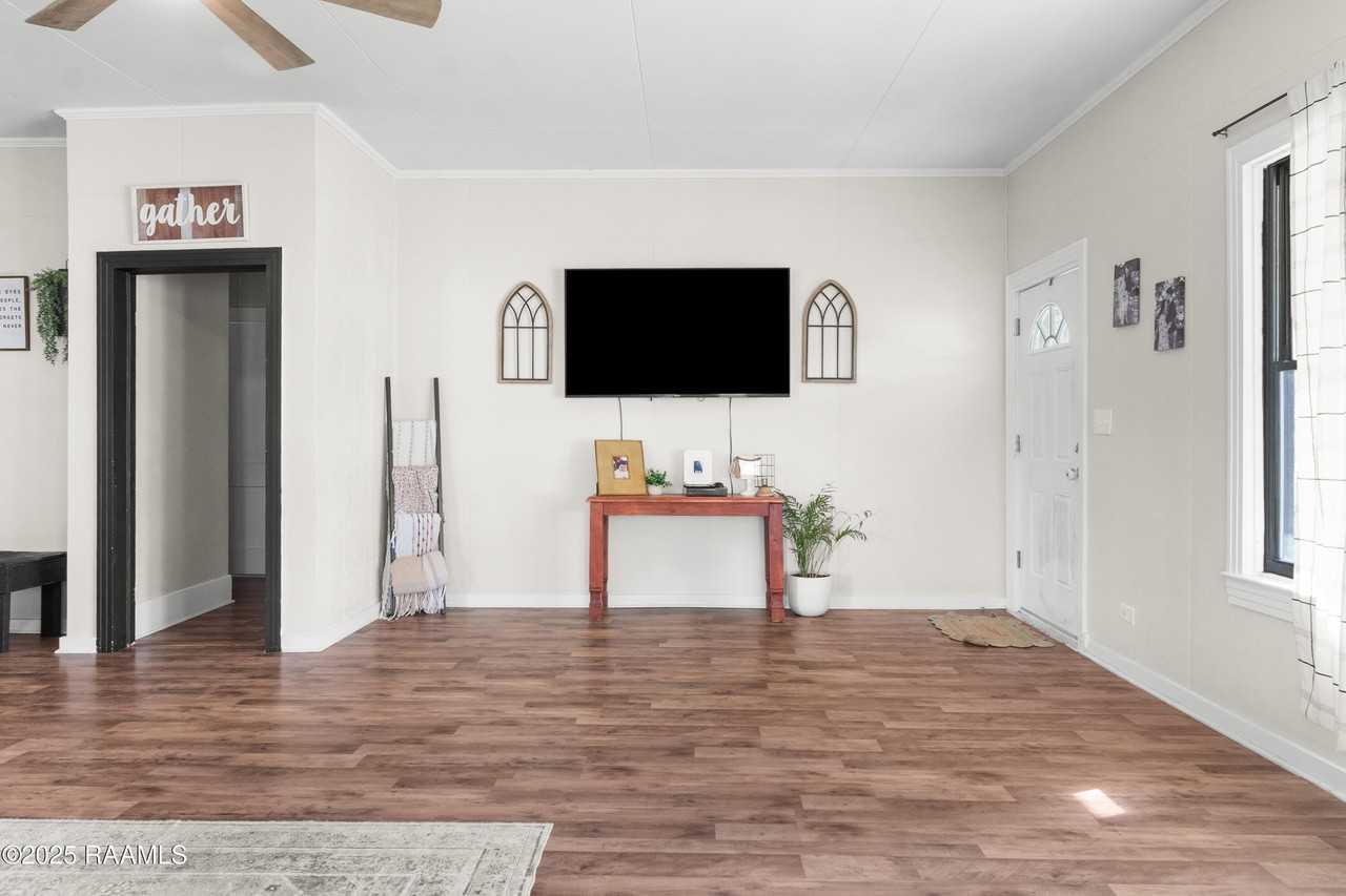 501 Daspit St - Photo 5 of 23