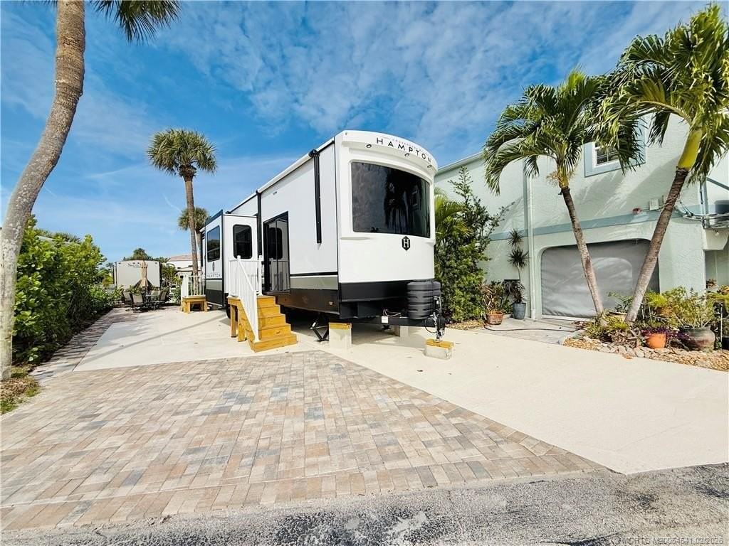 10725 S Ocean Dr Lot 393 - Photo 2 of 50