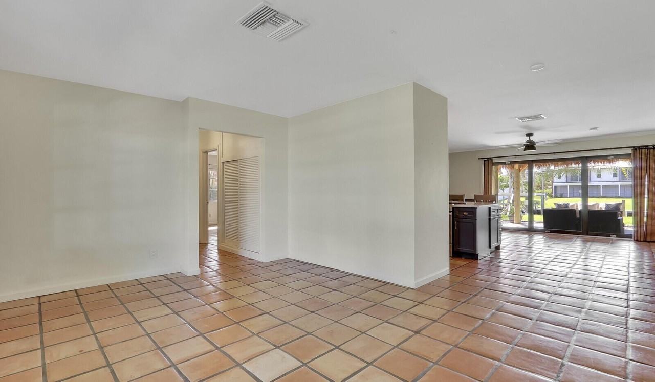 8336 Se Palm St - Photo 6 of 36