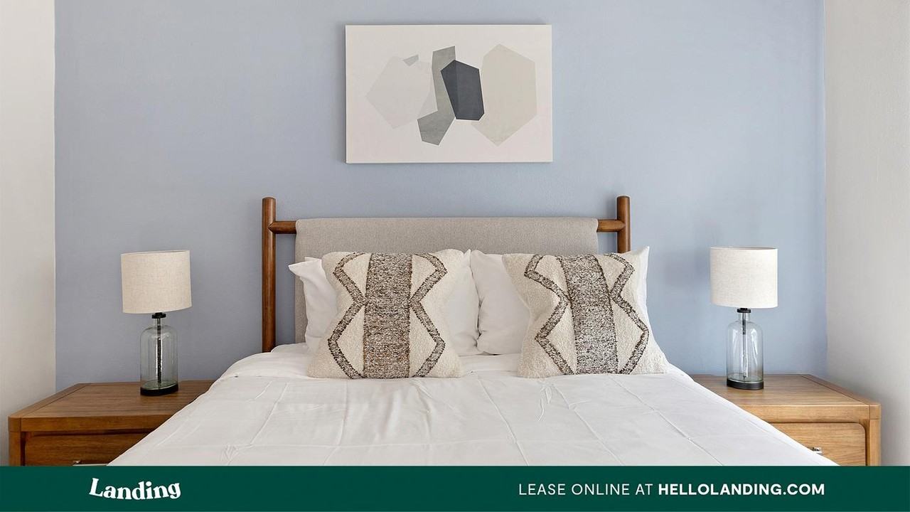 3001 Crockett St - Photo 3 of 50