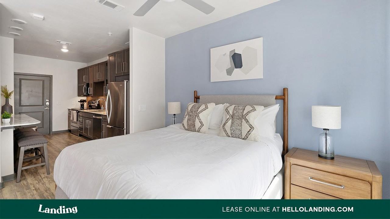 3001 Crockett St - Photo 4 of 50