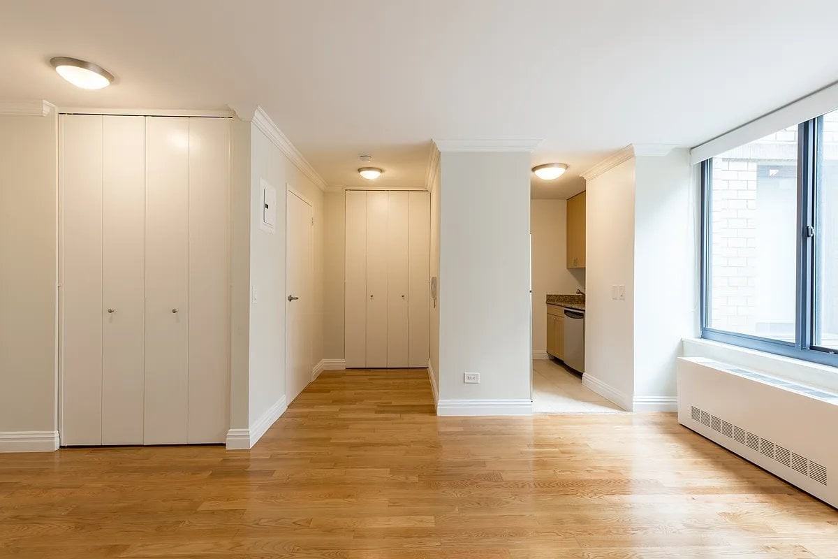 W 48th St #18 - Photo 2 of 4