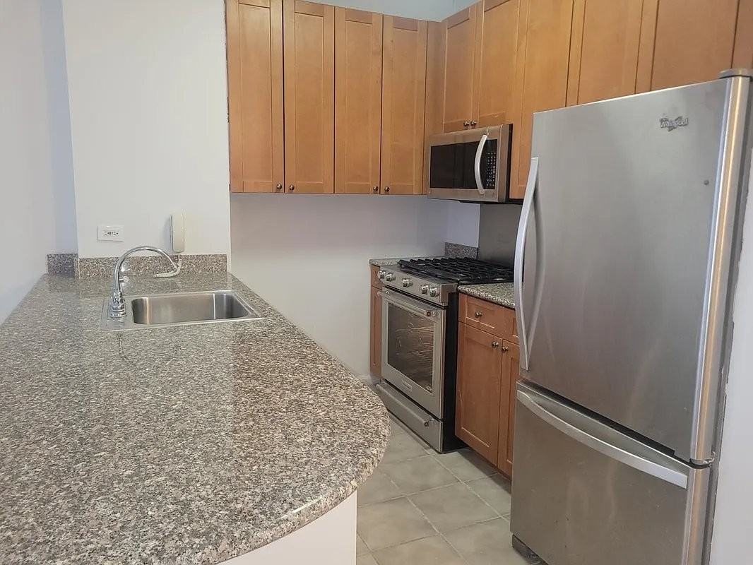 Worth St #6 - Photo 3 of 4