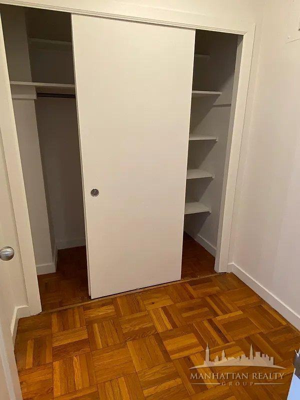 E 55th St #10E - Photo 4 of 8