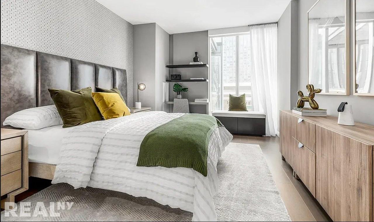 W 61st St #0623 - Photo 2 of 9