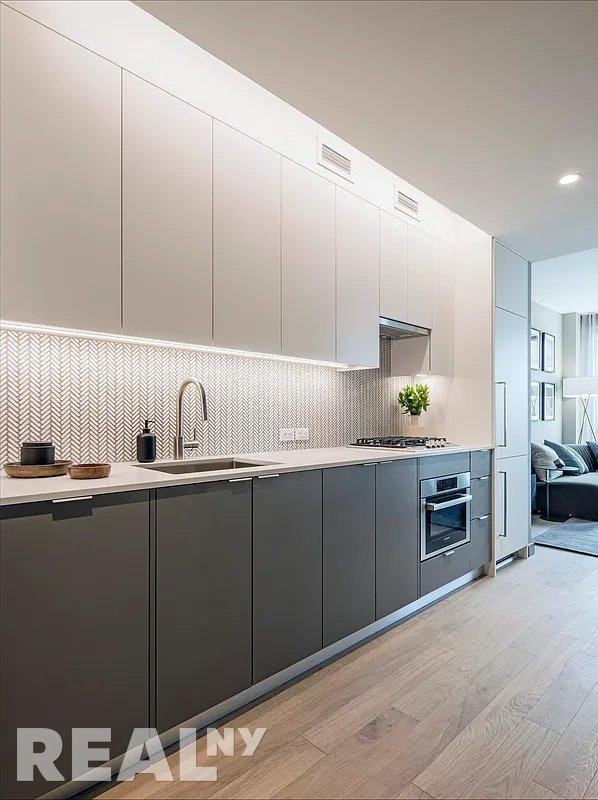 W 28th St #N19C - Photo 2 of 6