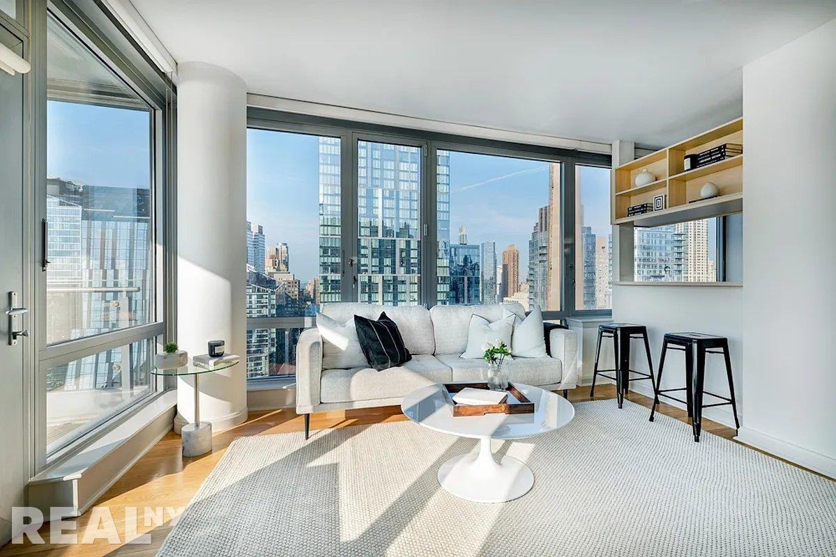 W 57th St #39C - Photo 3 of 20