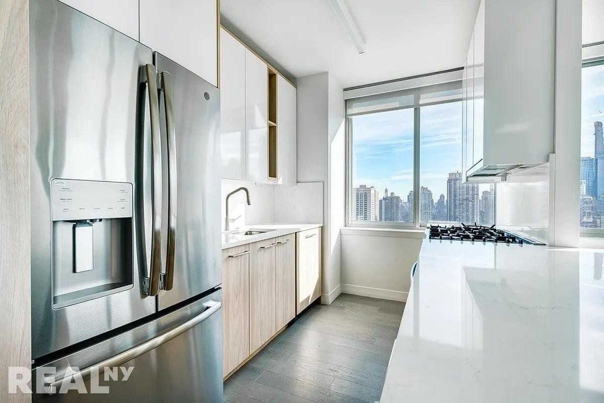 W End Ave #30H - Photo 2 of 12