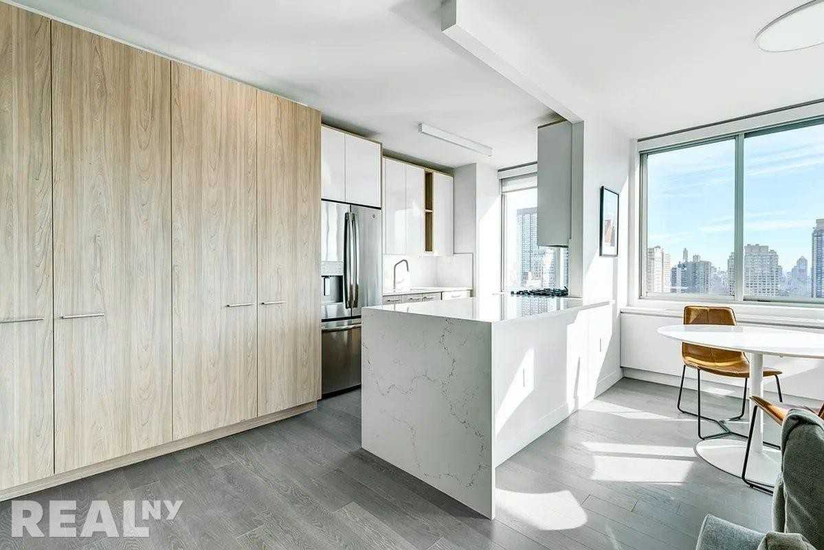 W End Ave #30H - Photo 3 of 12