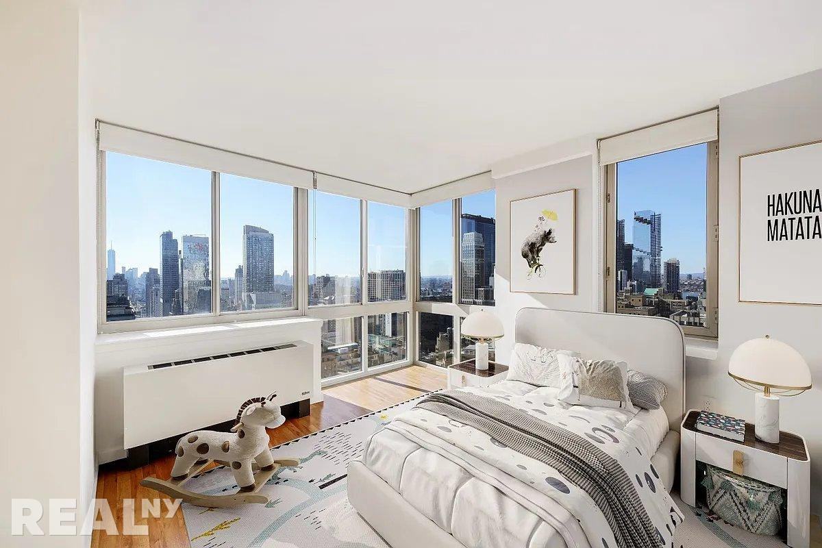 W 38th St #23C - Photo 3 of 11