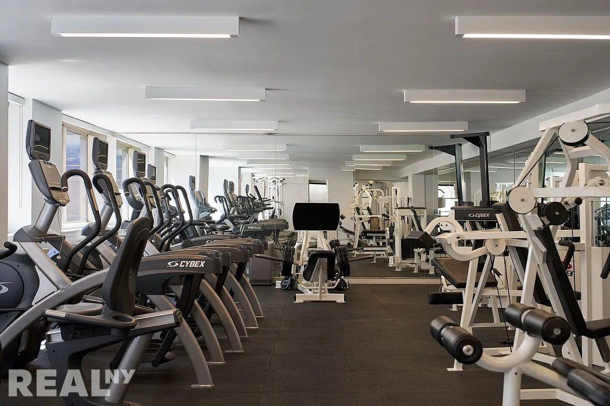 W 38th St #23C - Photo 7 of 11