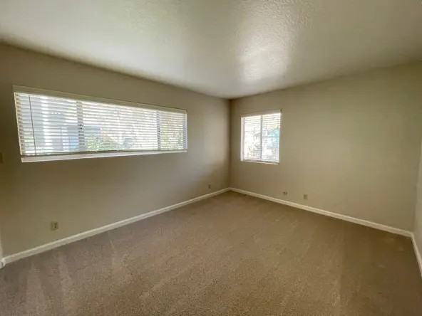 F Street (2422) - Photo 6 of 15