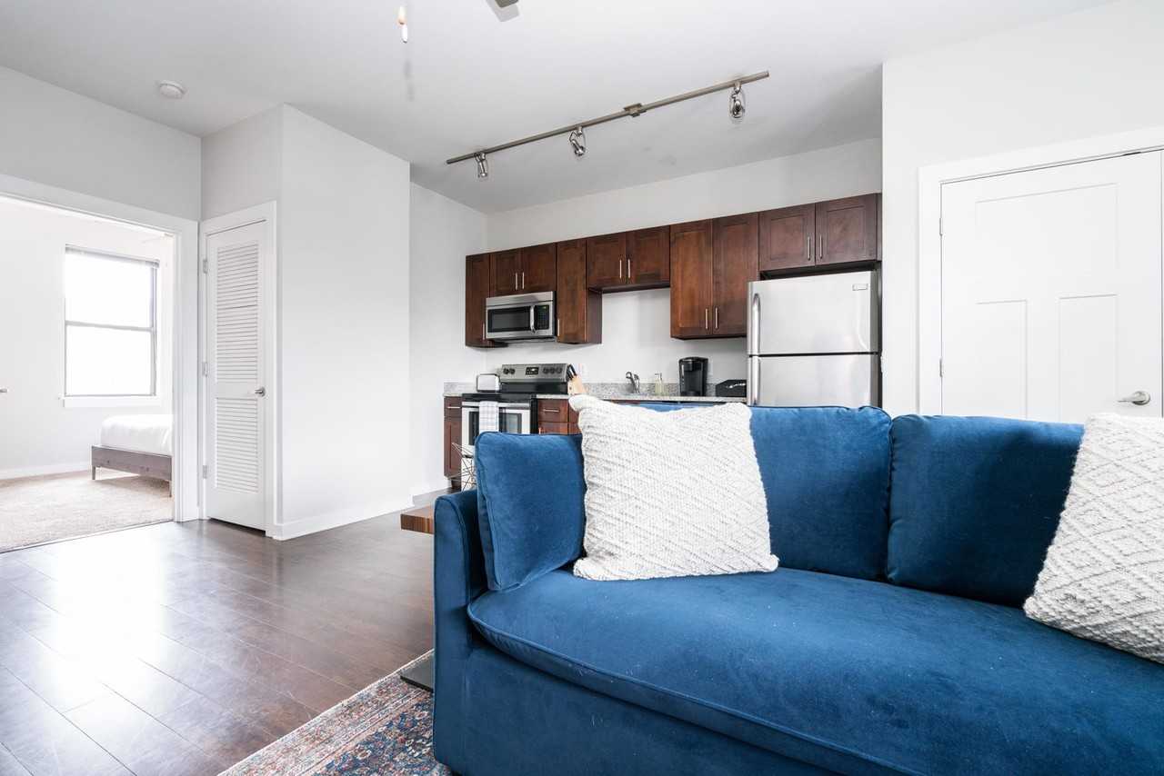 1016 18th Ave S #1014417P - Photo 4 of 23