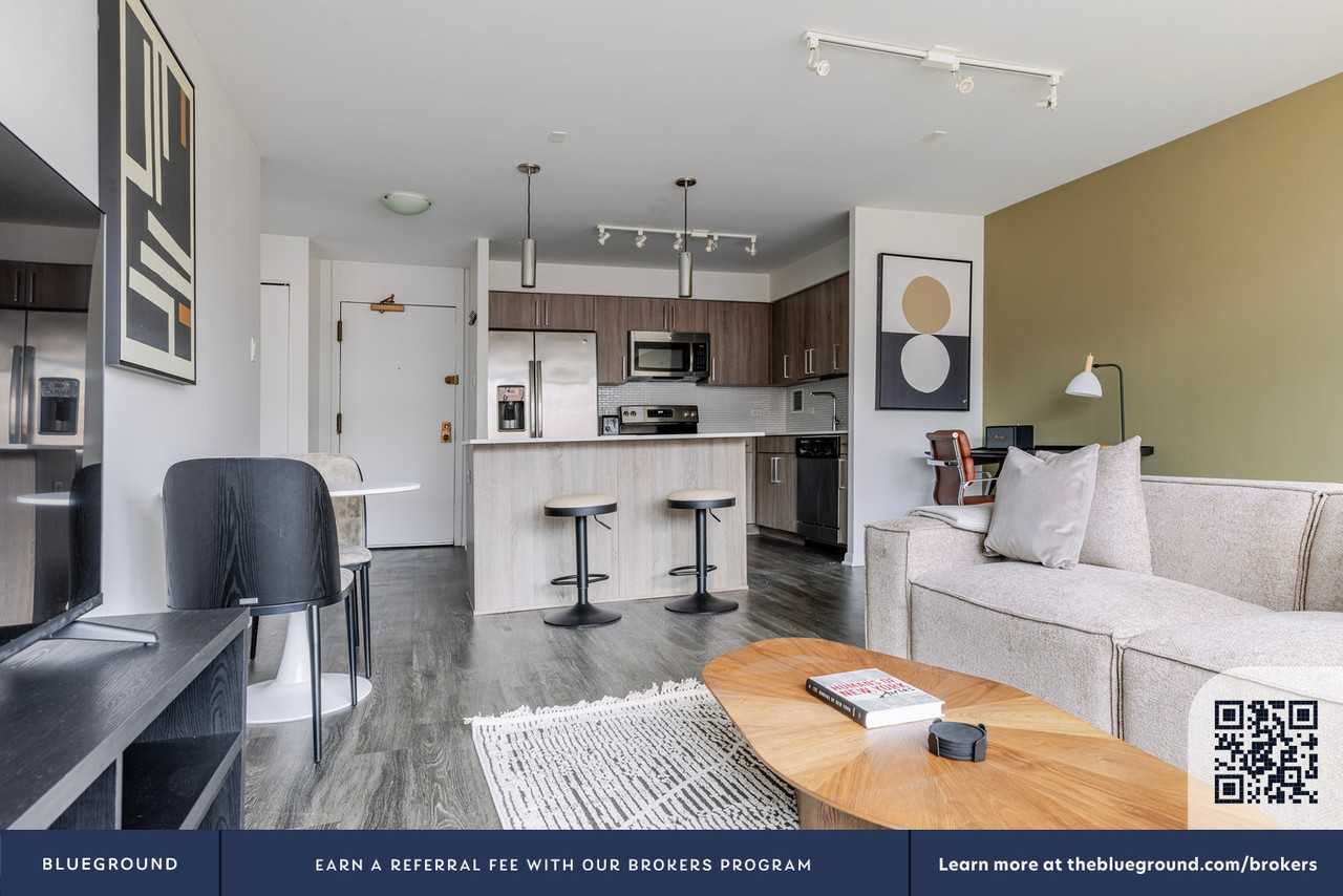 901 S Ashland Ave #1385 - Photo 5 of 44