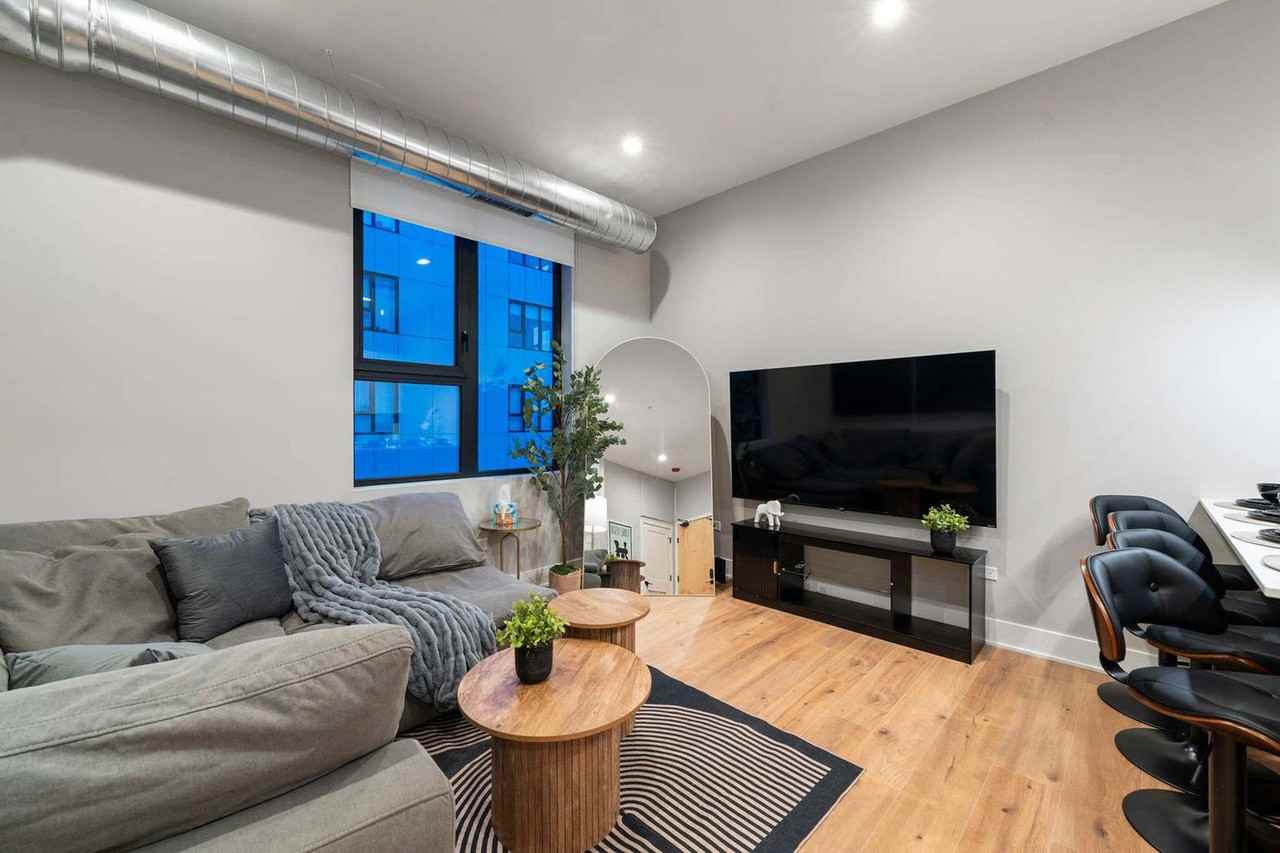 6044 N Winthrop Ave #1359788P - Photo 4 of 43