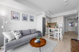 featured image of 501 Yonge St