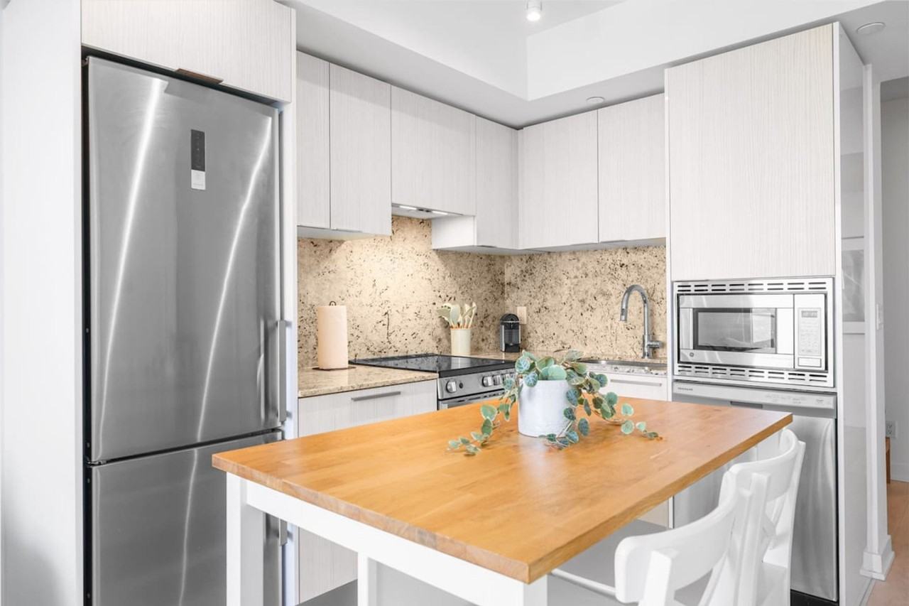 501 Yonge St #1388893P - Photo 2 of 24