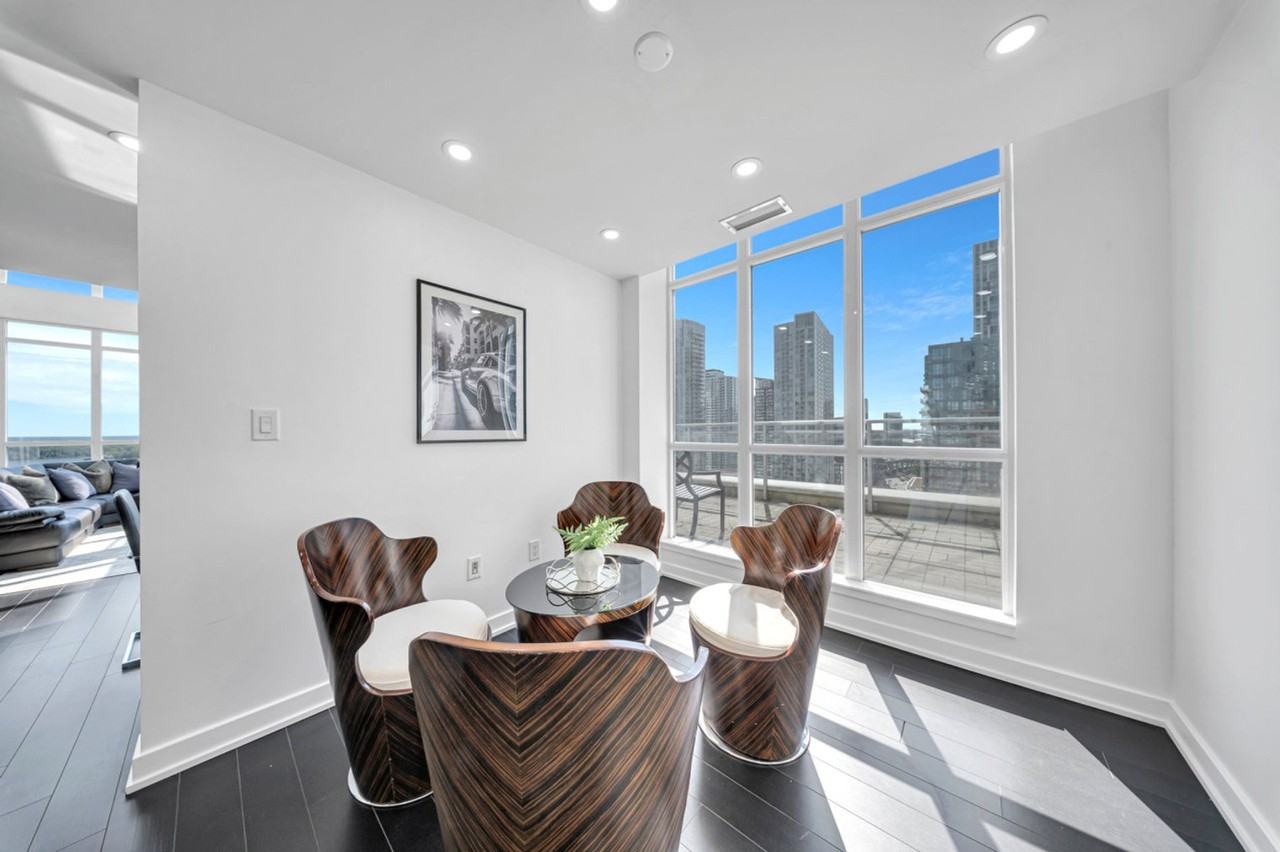 10 Capreol Crt #1388896P - Photo 6 of 36