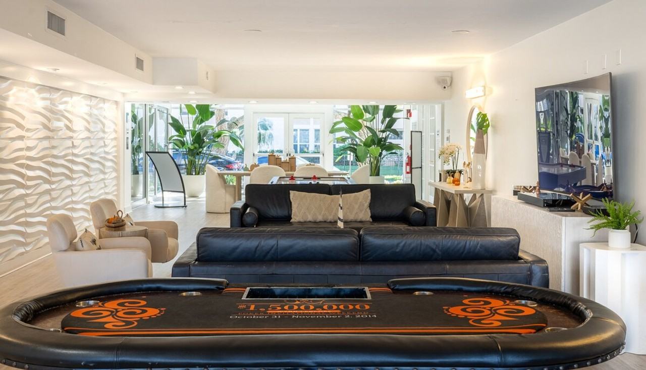 1015 Spanish River Rd #1424309P - Photo 3 of 42