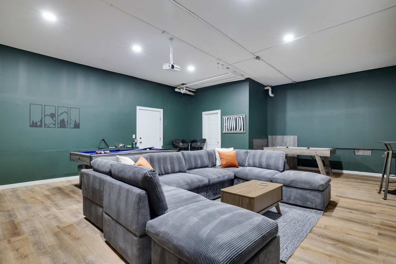 320 Midland Ct #1023344P - Photo 3 of 50