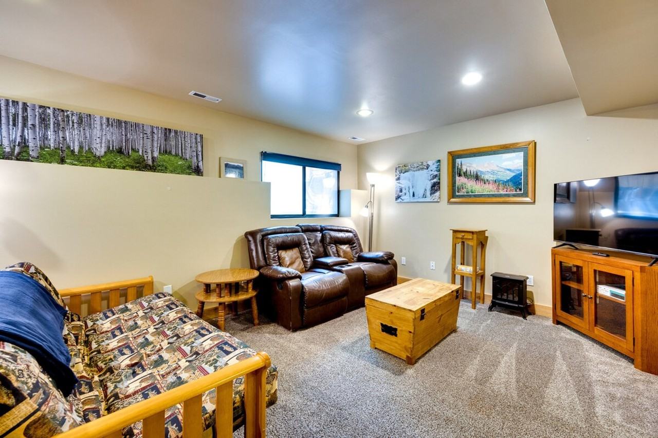 619 N Corona St #1385686P - Photo 2 of 37