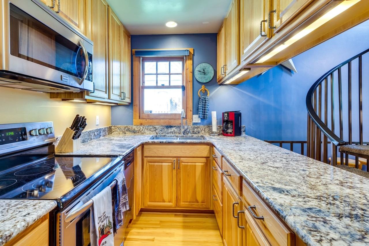 619 N Corona St #1385686P - Photo 5 of 37