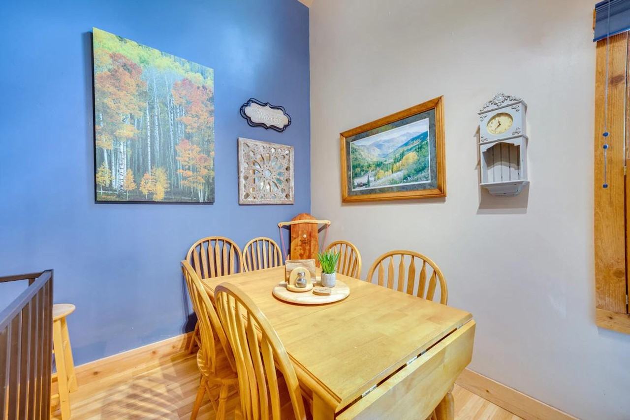 619 N Corona St #1385686P - Photo 6 of 37