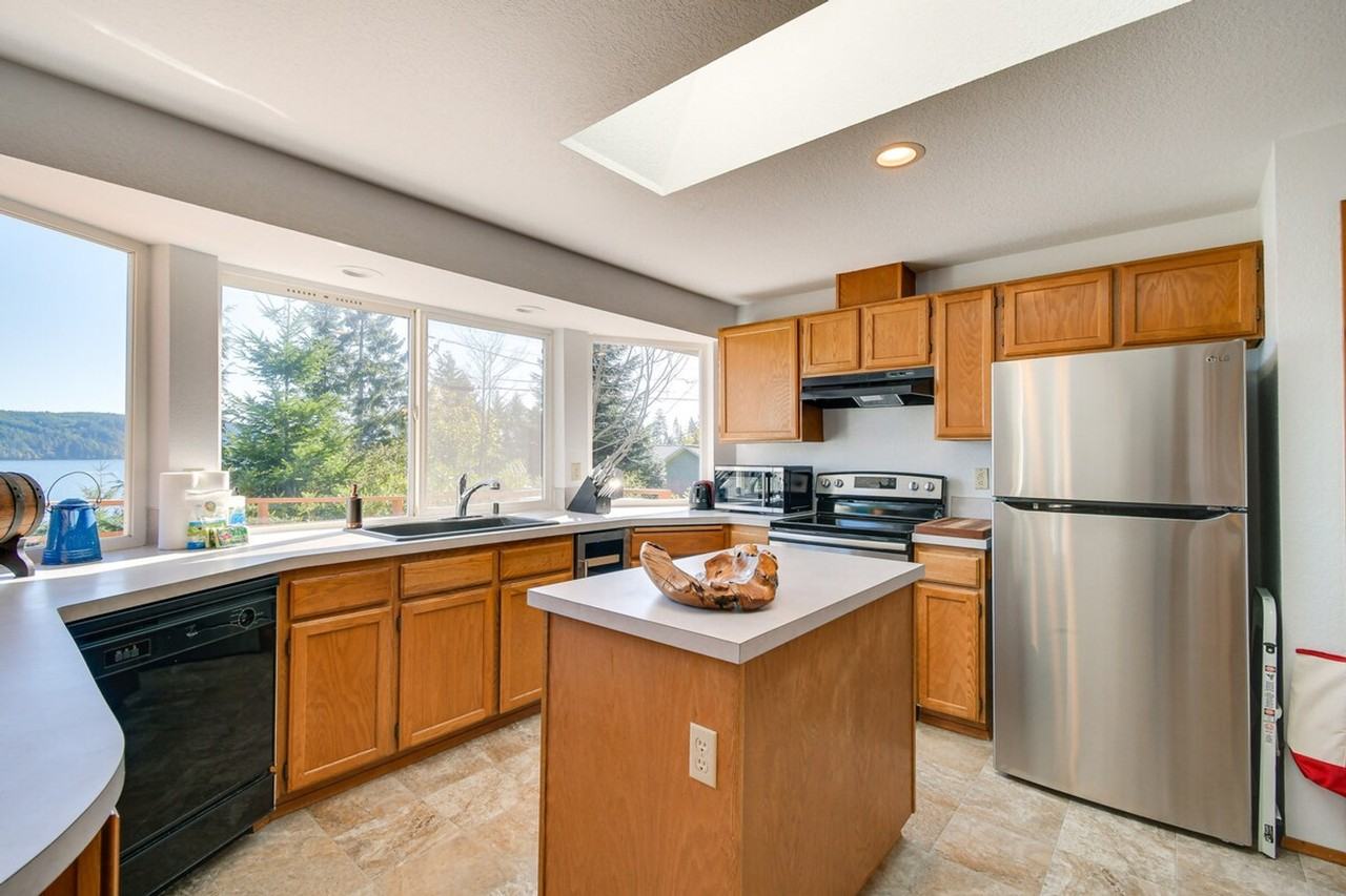 131 N Mardell Ave #1383676P - Photo 3 of 25