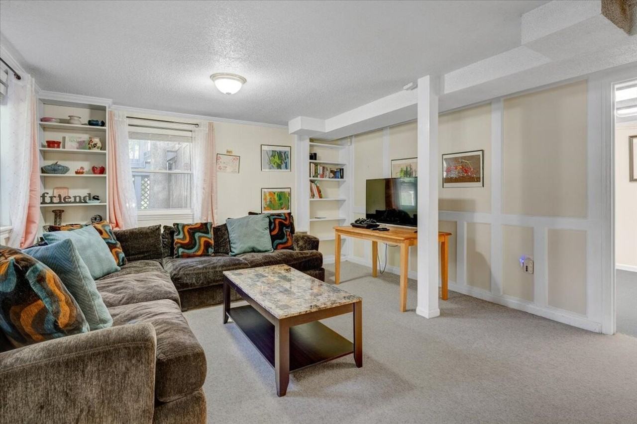 102A White Oak Dr #1460712P - Photo 2 of 32