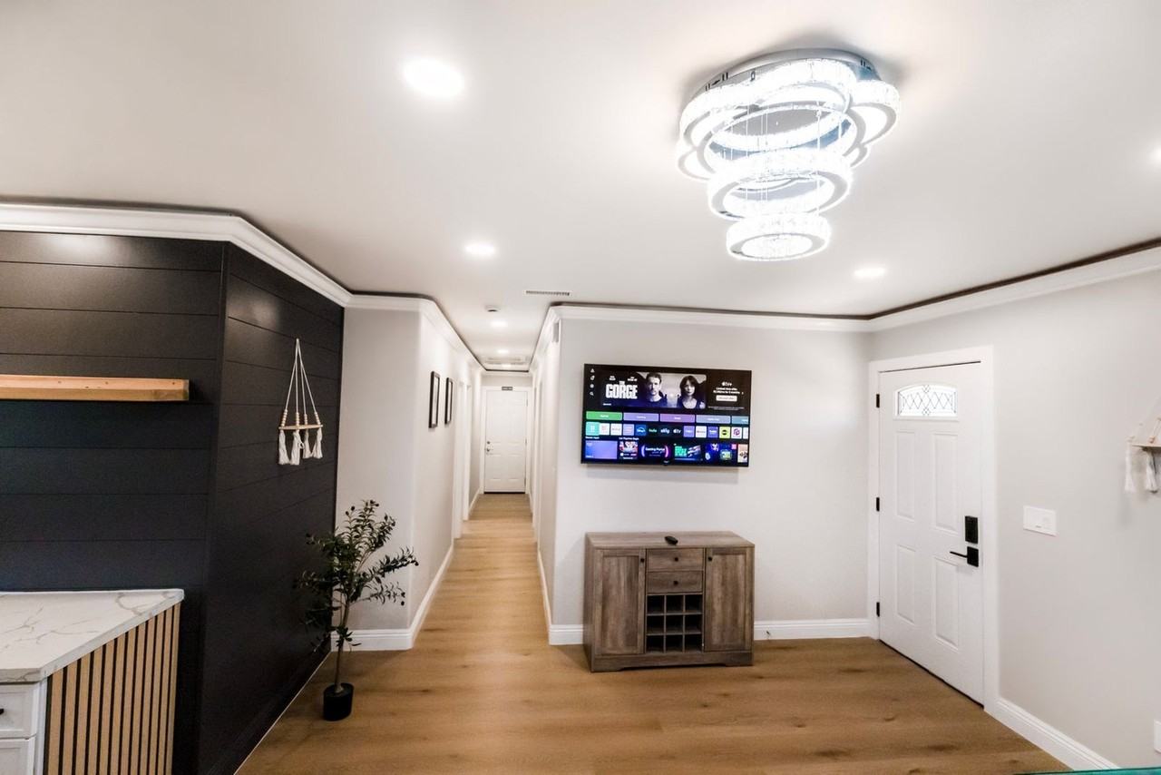 6168 Cumberland St #1471805P - Photo 5 of 50