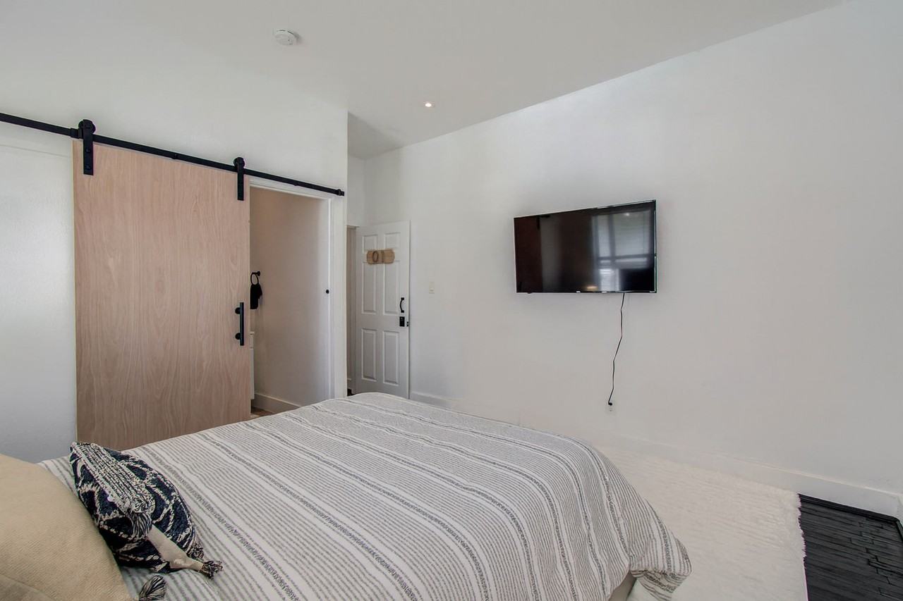 3309 Webster St #1472545P - Photo 7 of 14