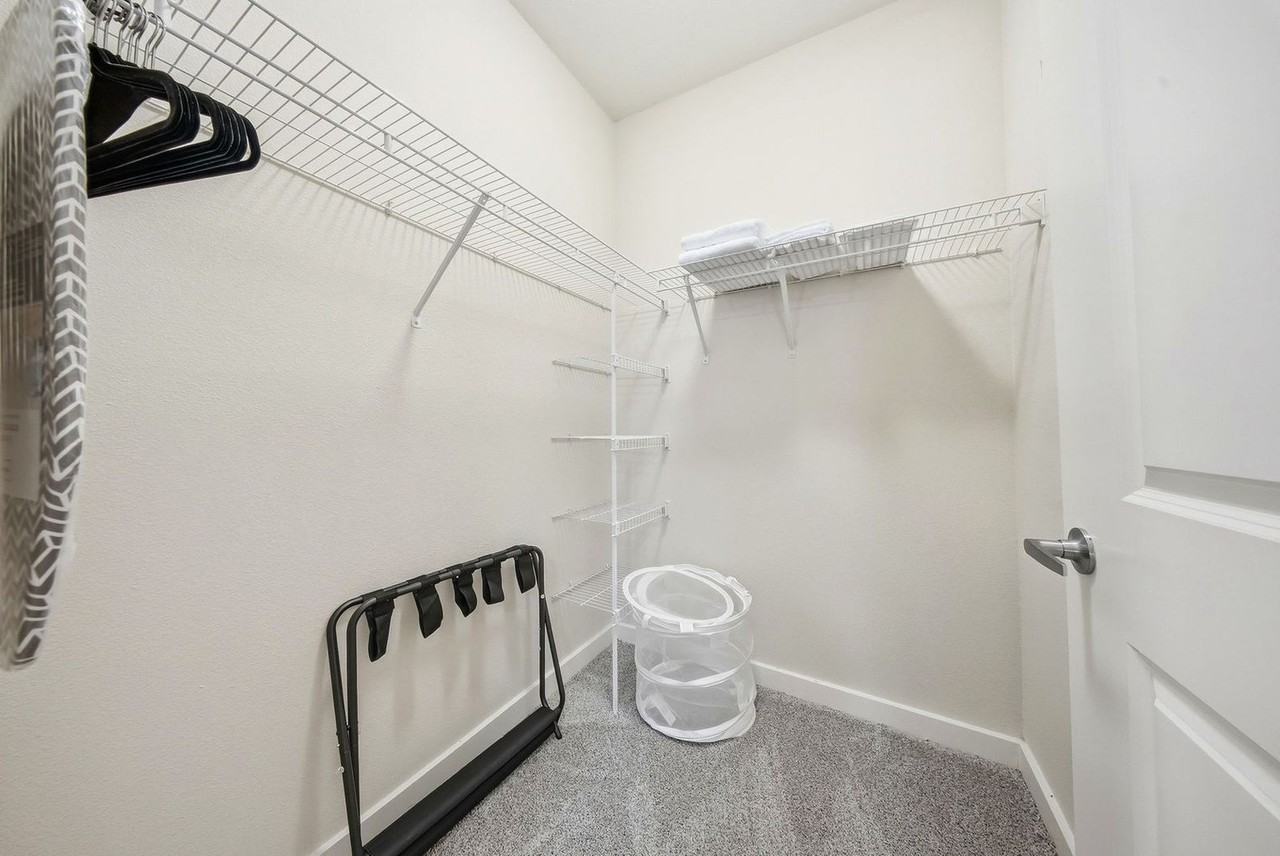 1700 W Cleveland St #1475281P - Photo 7 of 33